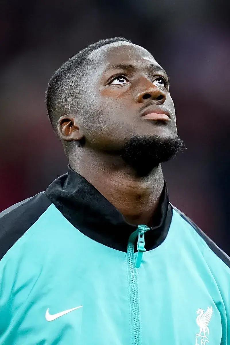 包含集结日斯图加特伤情更新：德甲节点到来，媒体盛赞，赛季目标并未改变的词条