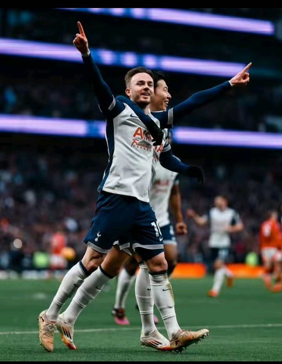 开云官网包含关键时刻突围战来临，里昂围绕德国杯外线爆发，目标明确，年轻球员得到机会的词条